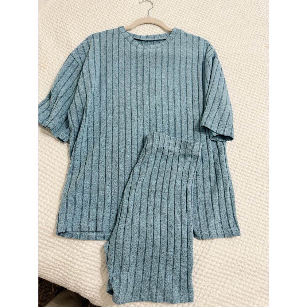 Blue Ribbed Maternity Post Partum Oversized T Shirt and Biker Short Set - Picture 2 of 3